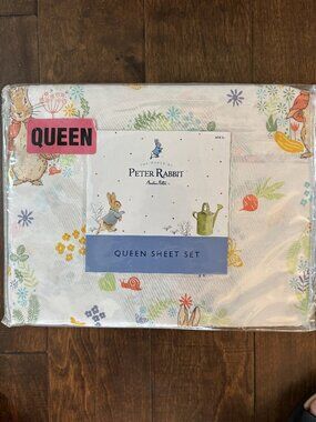 Peter Rabbit Queen Cotton Sheet Set. Includes fitted, flat, and 2 pillow cases.